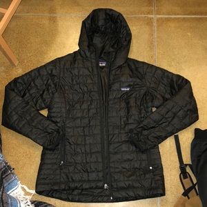 Patagonia Women’s Nano Puff Hoody.. black XL